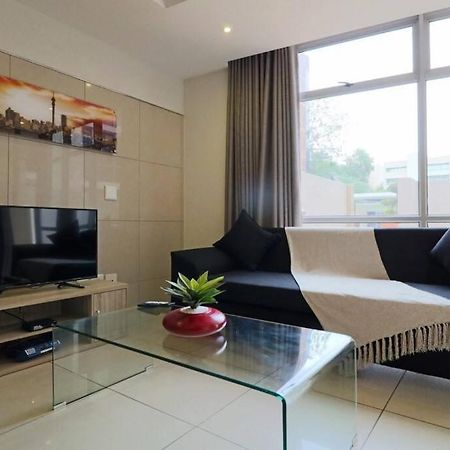 Upmarket Sandton Hydro Park Apartments Йоханнесбург Экстерьер фото