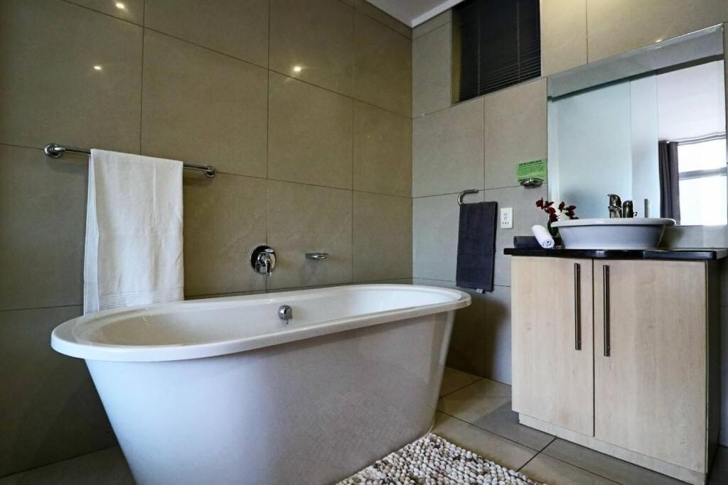 Upmarket Sandton Hydro Park Apartments Йоханнесбург Экстерьер фото